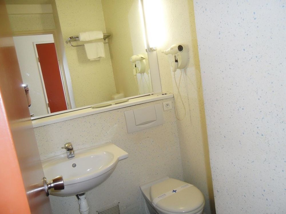 Hotel Inn Grenoble Eybens Parc Des Expositions Ex Kyriad Phòng bức ảnh